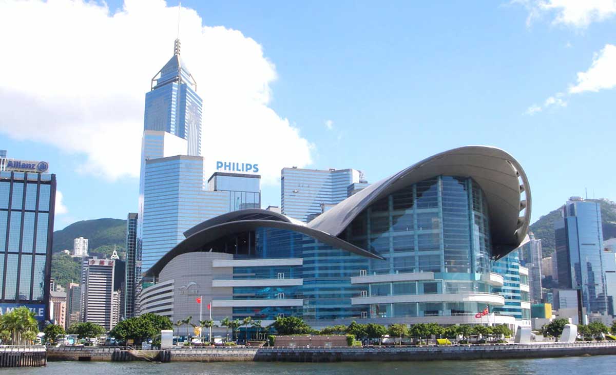 香港會議展覽中心 - 海航物流多年 展覽運輸 經驗，明白客戶所需的展覽進館、貨品補充、展覽撤館、完成展覽後物料之存倉安排。
